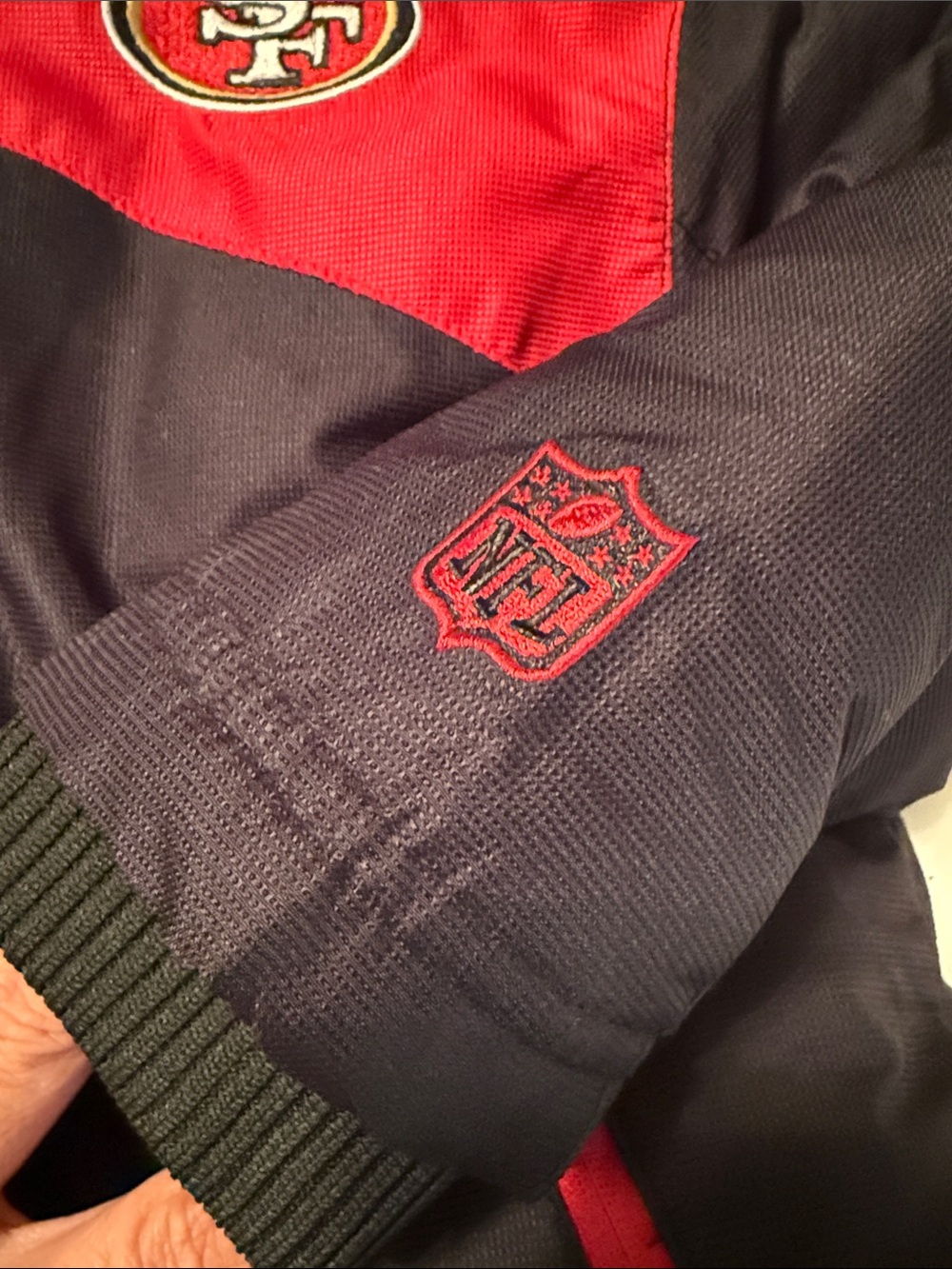 SF Niners NFL Kids Black and Red Hooded Puffer Jacket with Team Patch - Picture 8 of 10